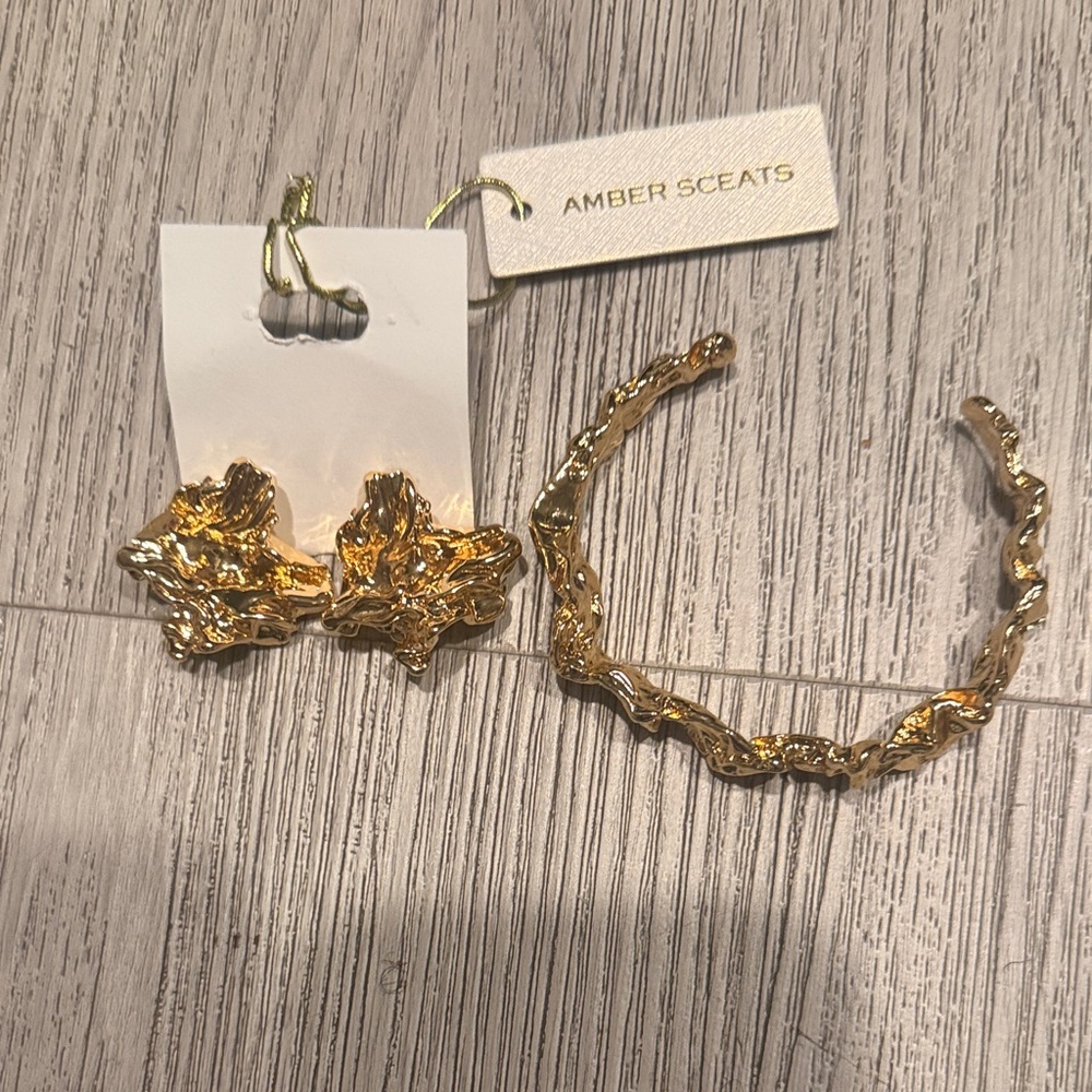 Amber Sceats Gold Textured Earrings Set - Hoop & Floral Studs